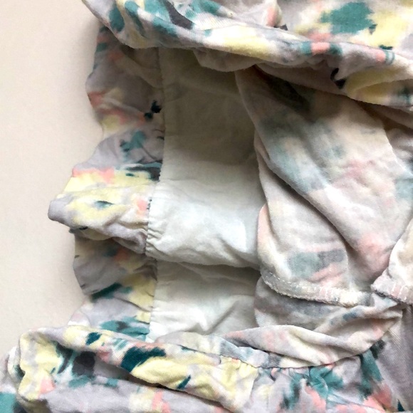 Grey Sleeveless Maternity Top with Discreet Nursing Access - Picture 4 of 5